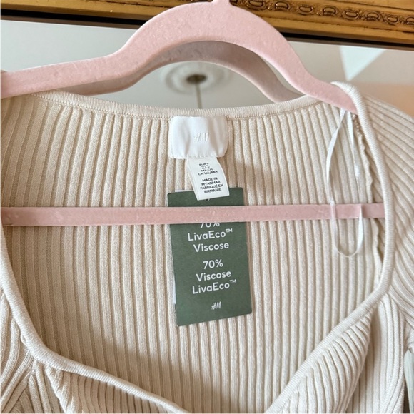 H&M Top - Picture 3 of 5